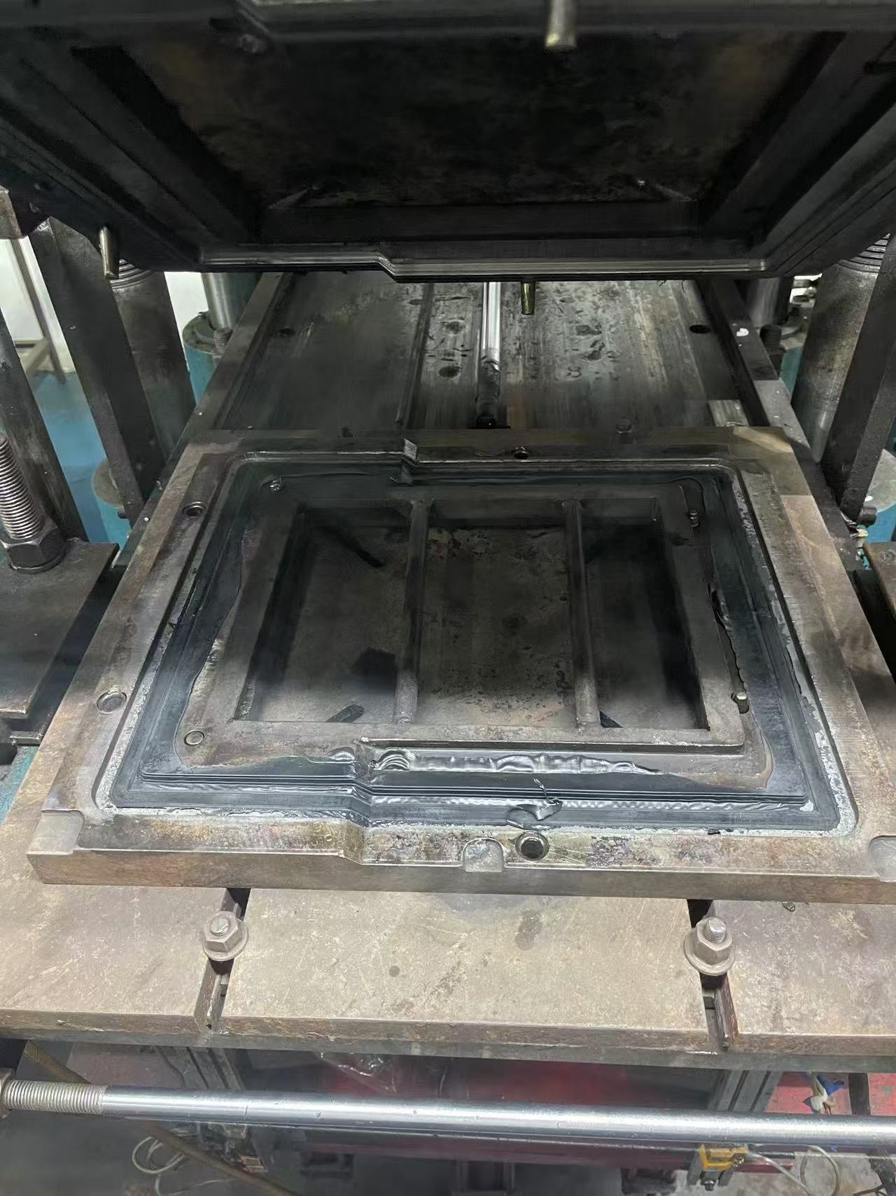 ゴム製シールリングを生産しています