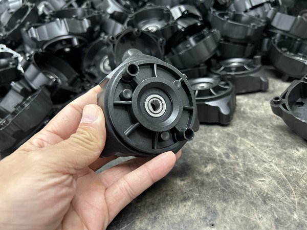 これらのプラスチック射出成形金型をすべてベトナムの新工場に移管します。